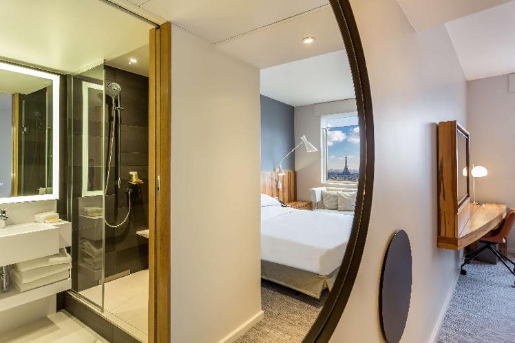 DOUBLE DELUXE KING BED Room
