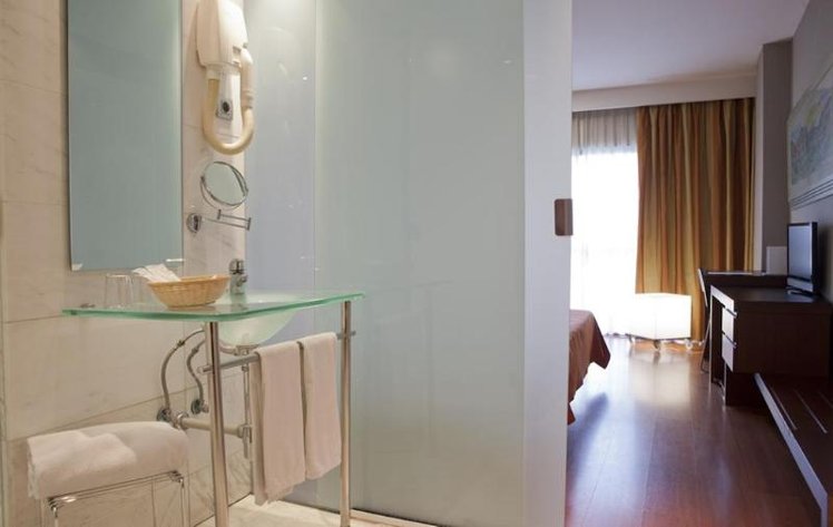 DOUBLE STANDARD Room