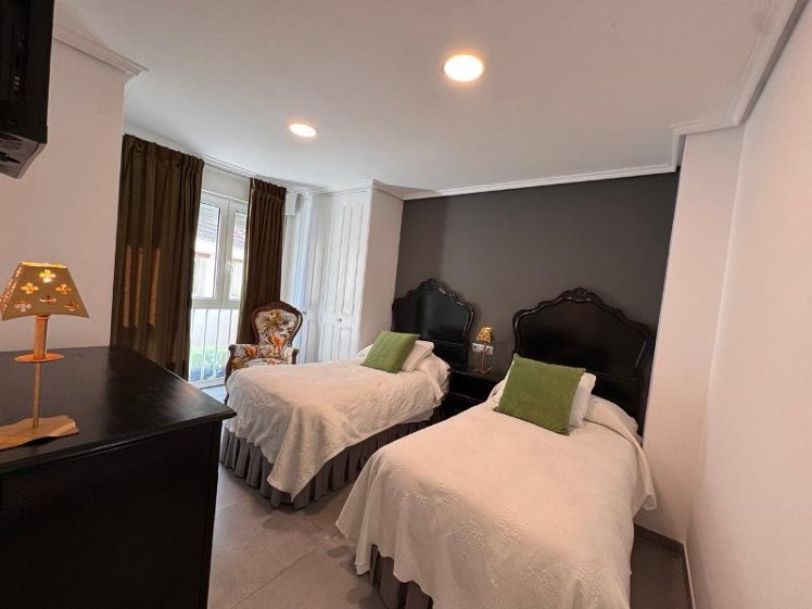 APARTMENT TWO BEDROOMS ONE BATHROOM Room