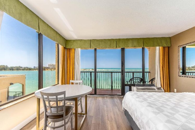 DOUBLE WITH VIEWS Room