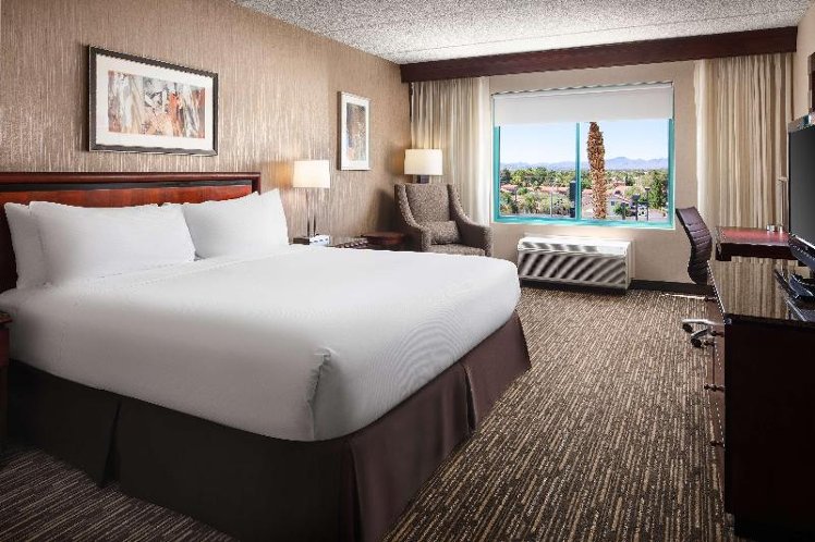 DOUBLE KING SIZE BED Room