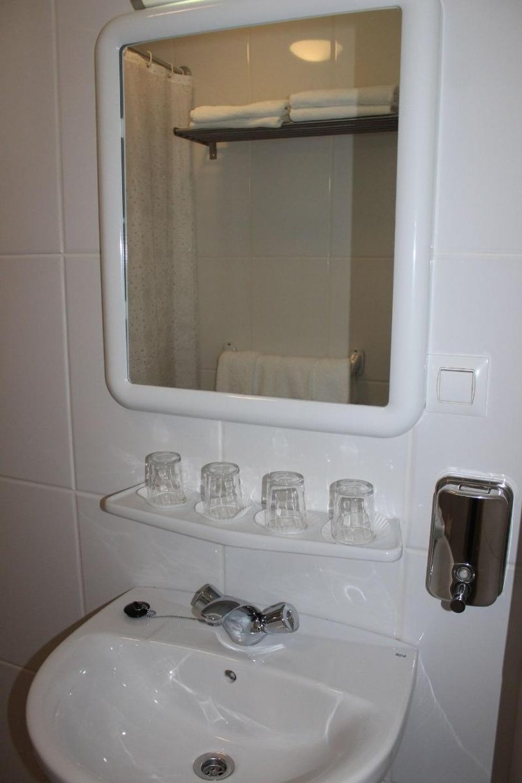 SINGLE STANDARD Room