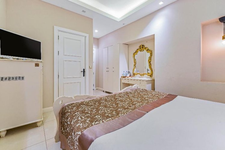 DOUBLE SINGLE USE STANDARD Room