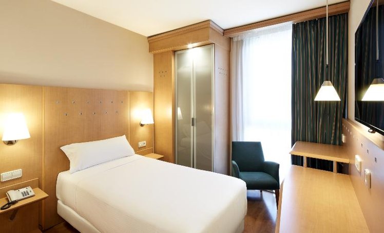 SINGLE STANDARD Room