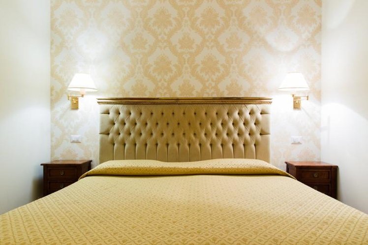 DOUBLE SINGLE USE DELUXE Room