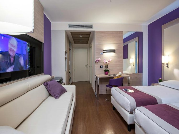 TRIPLE STANDARD Room