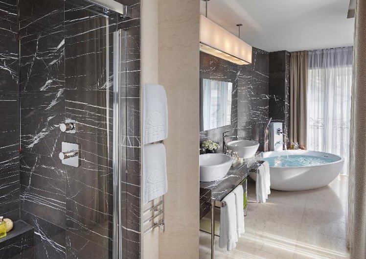 SUITE DELUXE WITH TERRACE Room