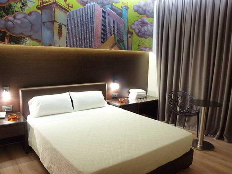 DOUBLE STANDARD Room