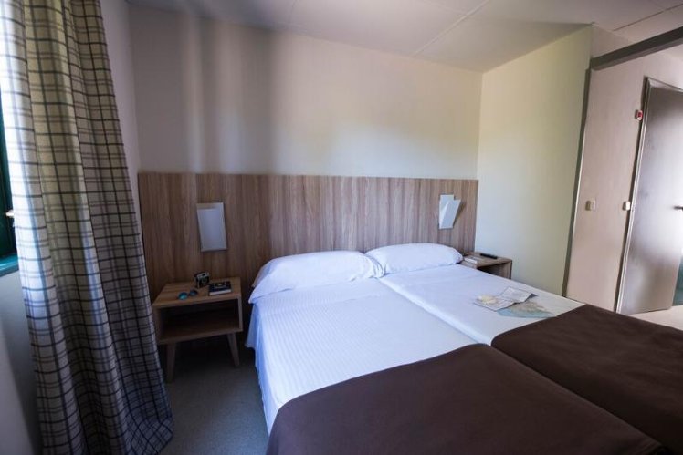 TWIN STANDARD Room