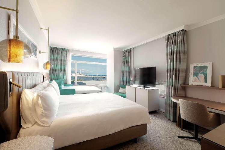 DOUBLE KING SIZE BED Room