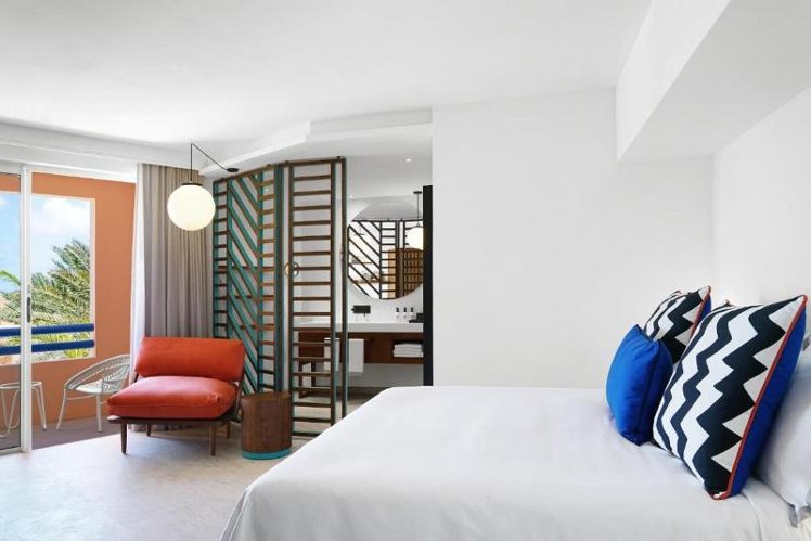 DOUBLE SEA VIEW KING BED Room