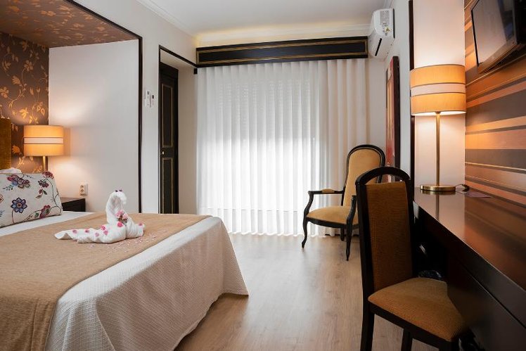 DOUBLE SINGLE USE STANDARD Room