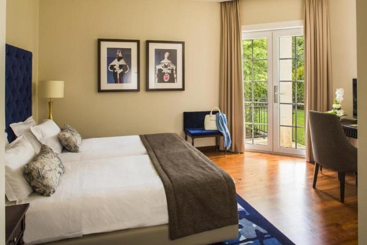 Double or Twin DELUXE Room