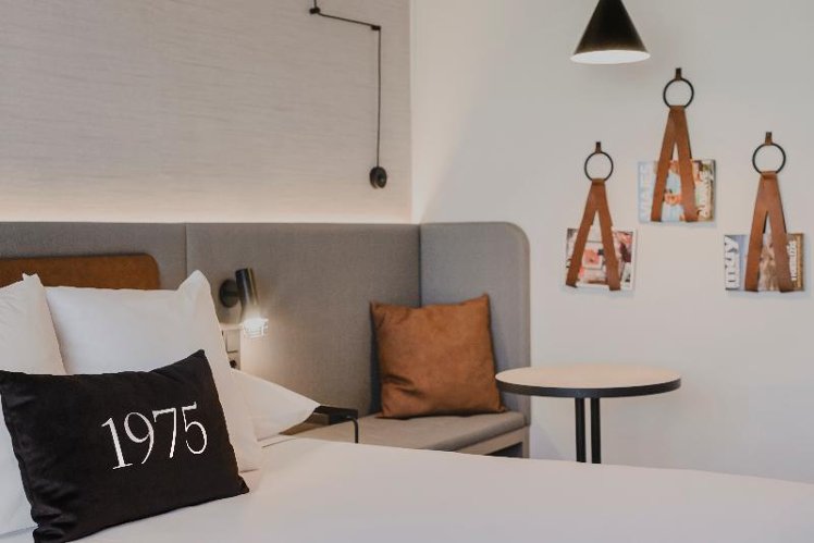 DOUBLE STANDARD Room