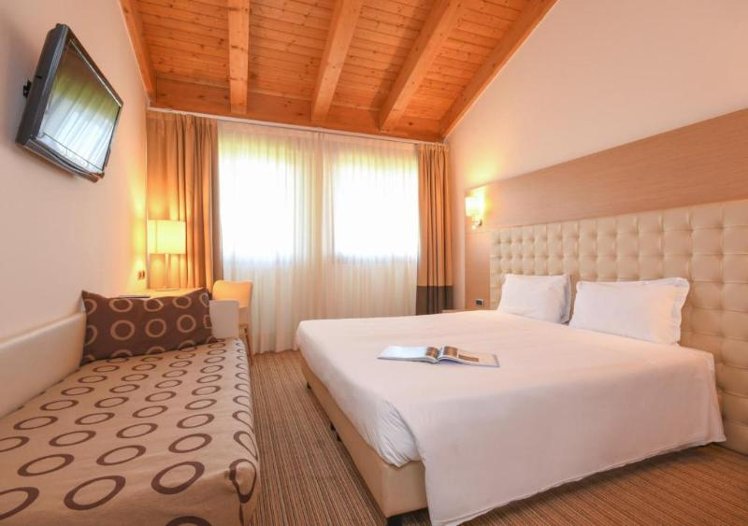 DOUBLE SUPERIOR Room