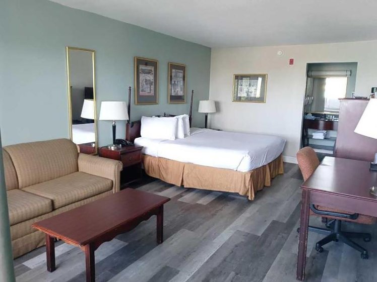 DOUBLE KING SIZE BED Room