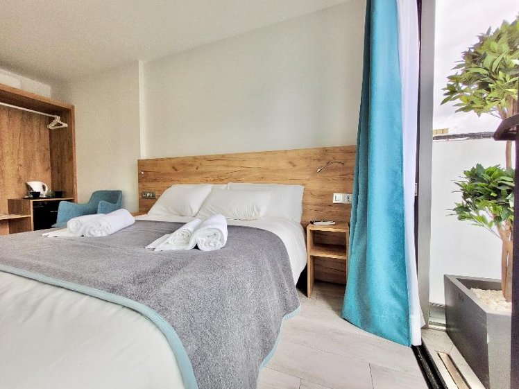 DOUBLE WITH BALCONY Room
