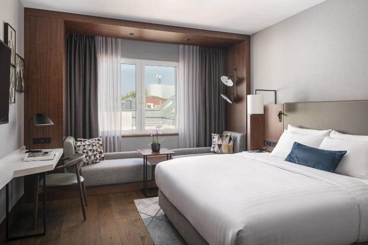 DOUBLE EXECUTIVE KING BED Room