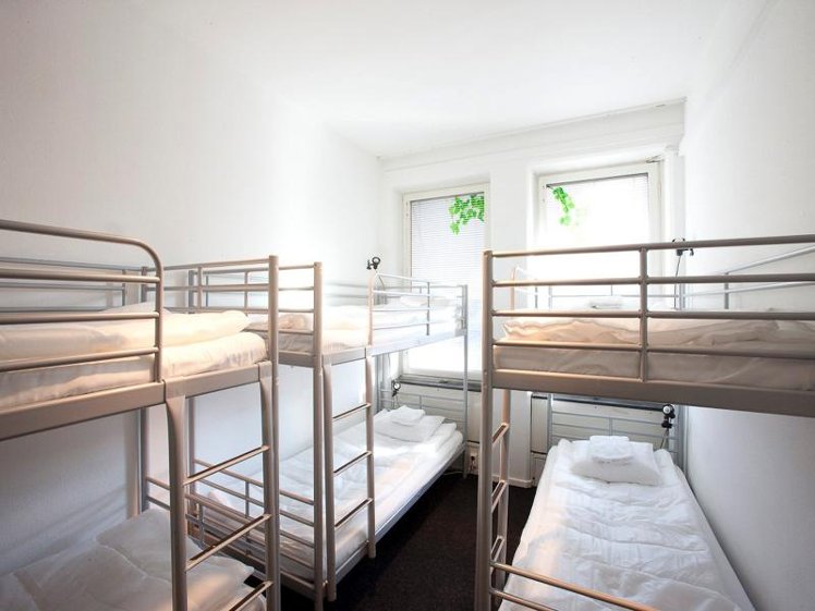 Bed in dormitory CAPACITY 6 Room