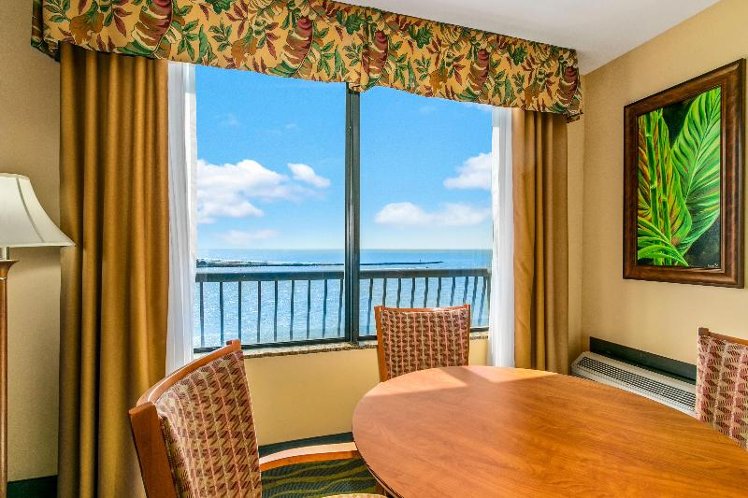 DOUBLE OCEAN VIEW KING BED Room