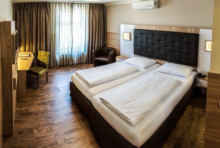 TWIN WITH AIR CONDITIONING Room