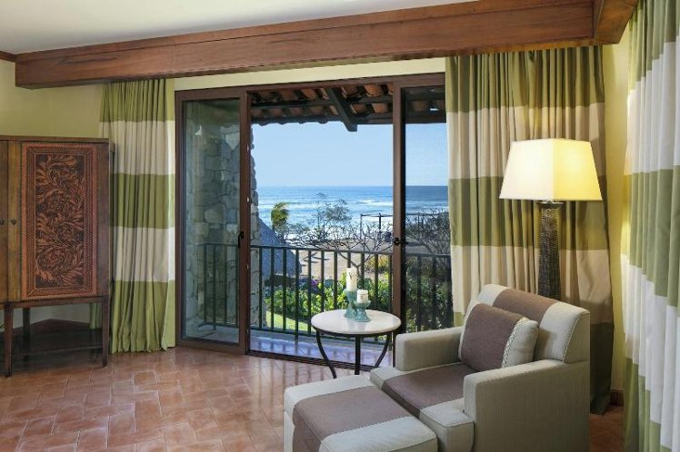 SUITE OCEAN VIEW KING BED Room