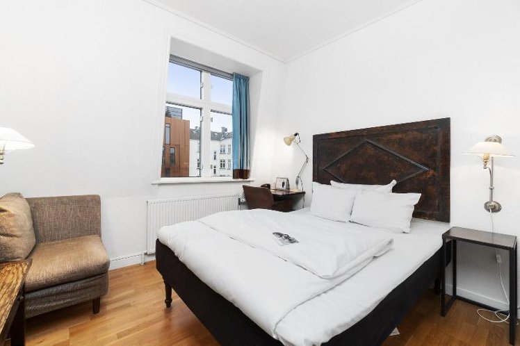 SINGLE STANDARD Room
