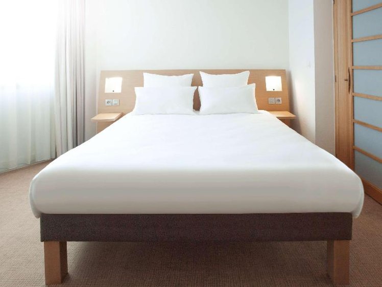 DOUBLE EXECUTIVE KING BED Room
