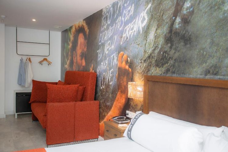 QUADRUPLE STANDARD Room