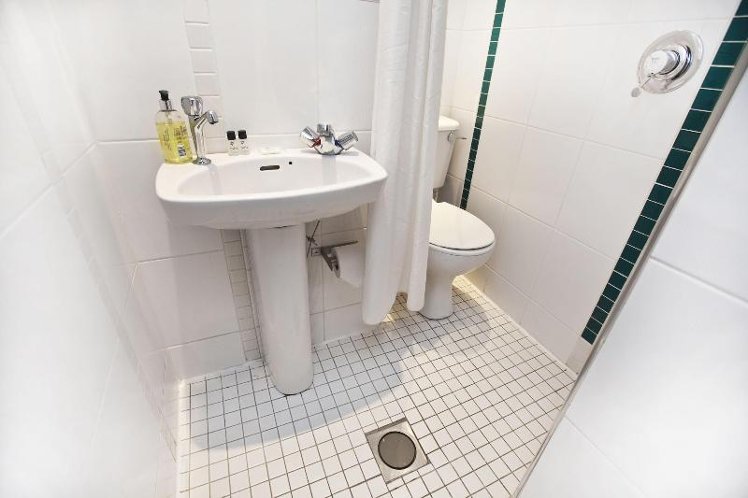 SINGLE STANDARD Room