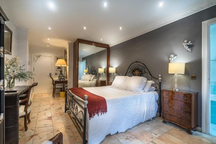STUDIO WITH DOUBLE BED Room
