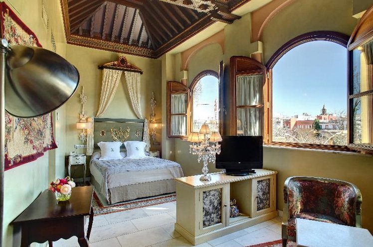 JUNIOR SUITE STANDARD Room