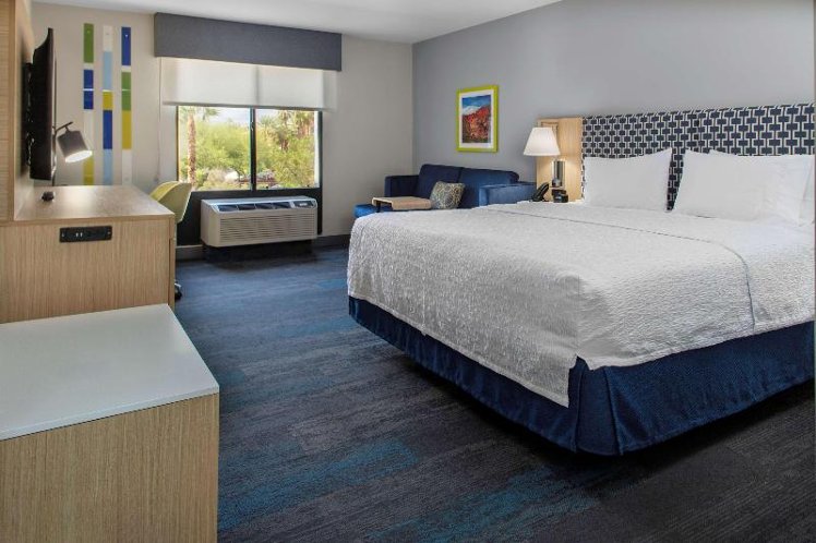 DOUBLE KING SIZE BED Room
