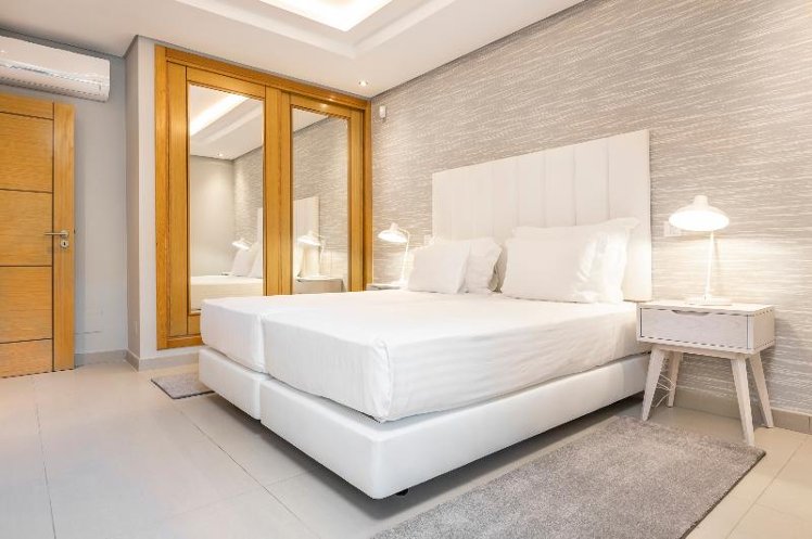 TOWNHOME THREE BEDROOMS WITH PRIVATE POOL Room