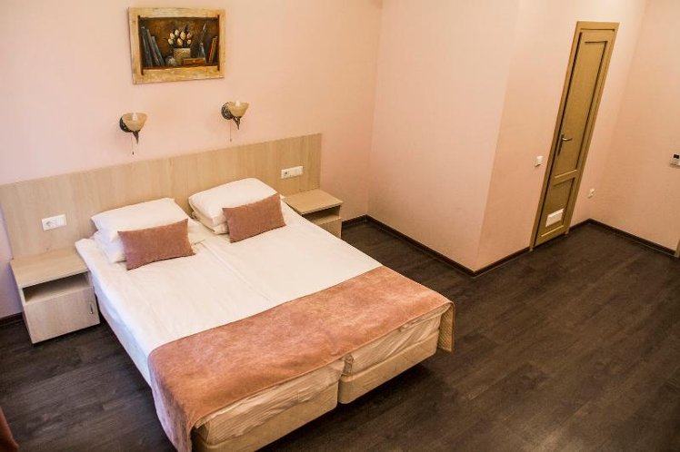 DOUBLE SINGLE USE STANDARD Room