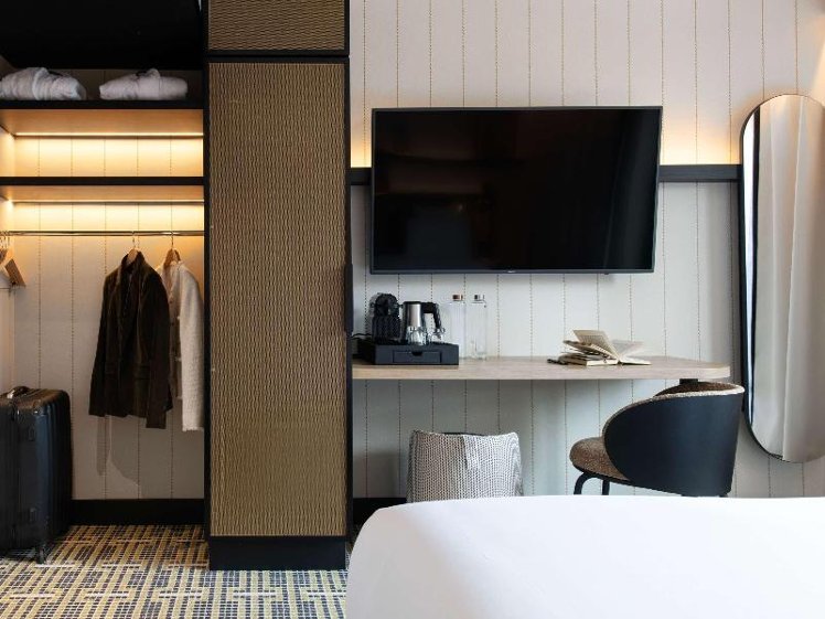 DOUBLE WITH DOUBLE BED Room
