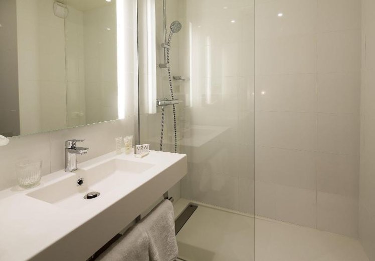 DOUBLE STANDARD Room