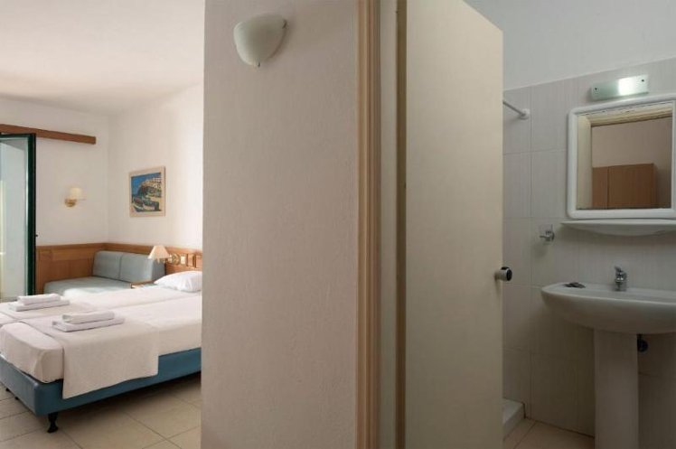 QUADRUPLE SUPERIOR Room