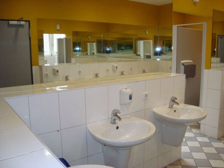 TRIPLE WITH SHARED BATHROOM Room