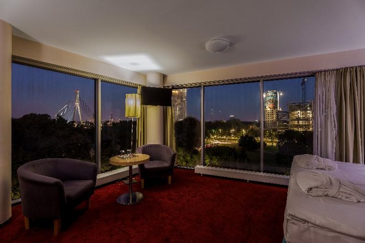 Double or Twin DELUXE Room