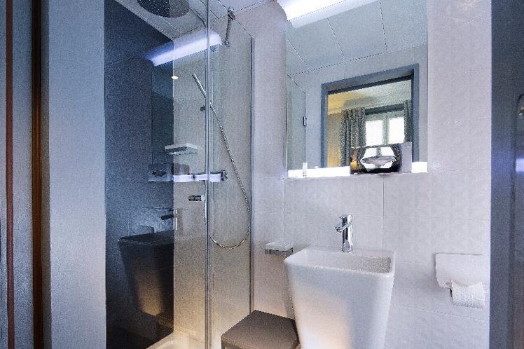 SINGLE STANDARD Room