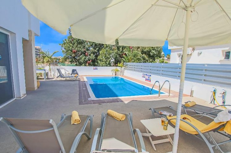 VILLA THREE BEDROOMS WITH PRIVATE POOL Room
