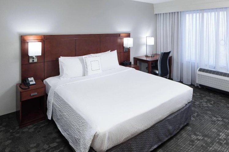 DOUBLE KING SIZE BED Room