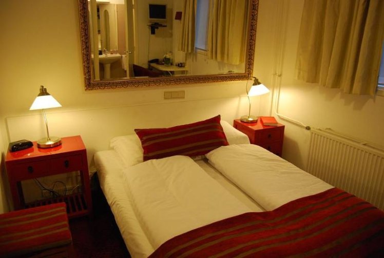 Amsterdam House Hotel