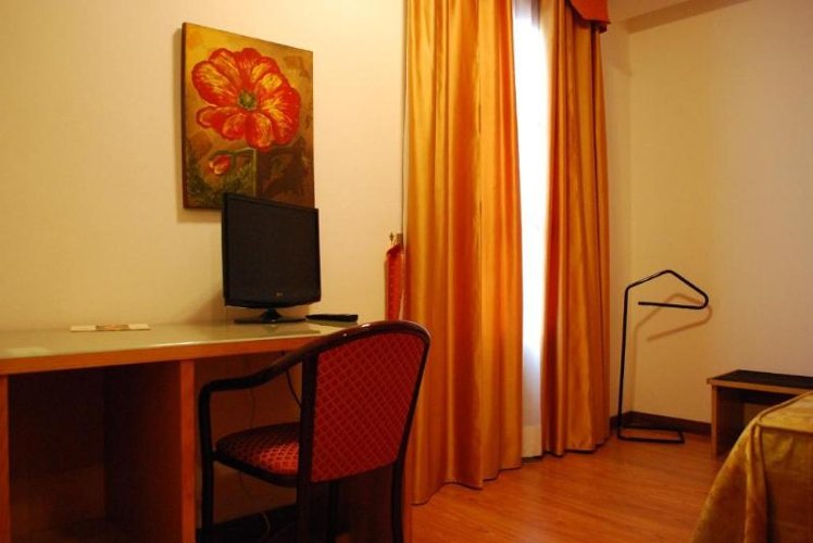 QUADRUPLE ECONOMY Room