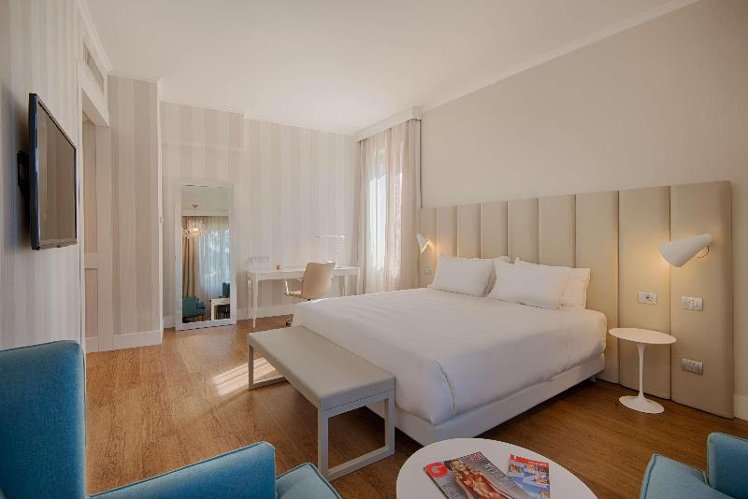 DOUBLE SINGLE USE SUPERIOR Room