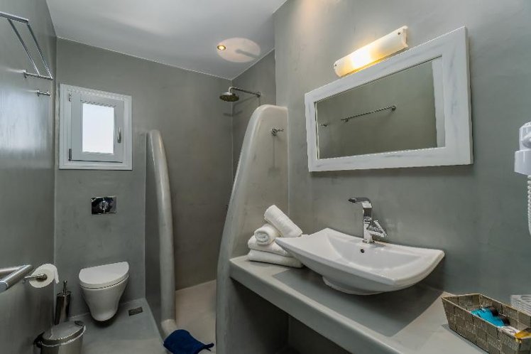 Double or Twin DELUXE Room