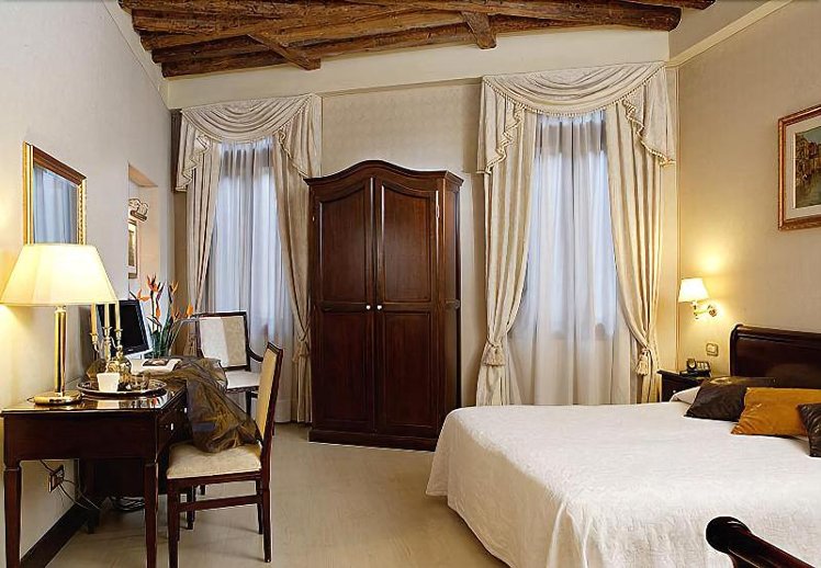 DOUBLE CLASSIC Room