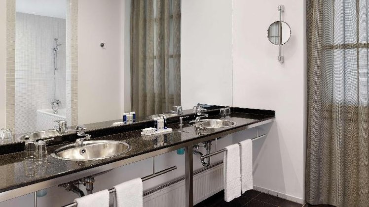 DOUBLE STANDARD Room