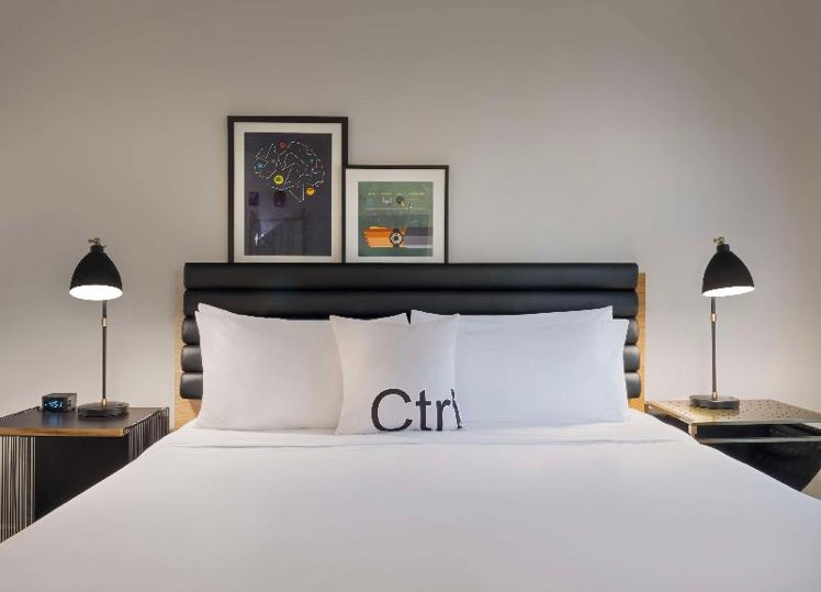 DOUBLE KING SIZE BED Room
